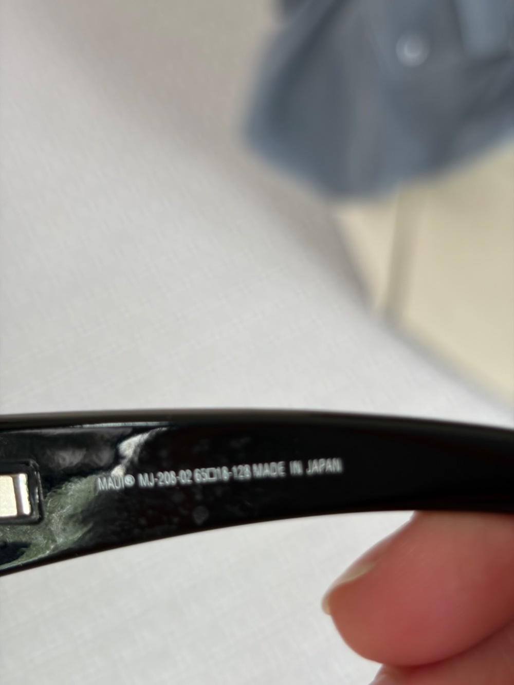 Maui Jim Sunglasses Canoes 208-02 - Picture 8 of 16